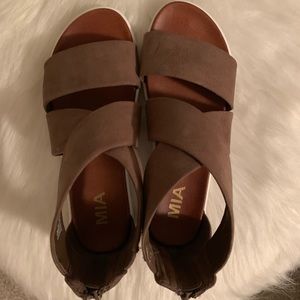 MIA boutique sandals size 6